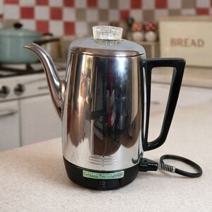 “Vintage 1950s Universal Handy-Hannah Deluxe Electric Coffee Percolator”RARE
